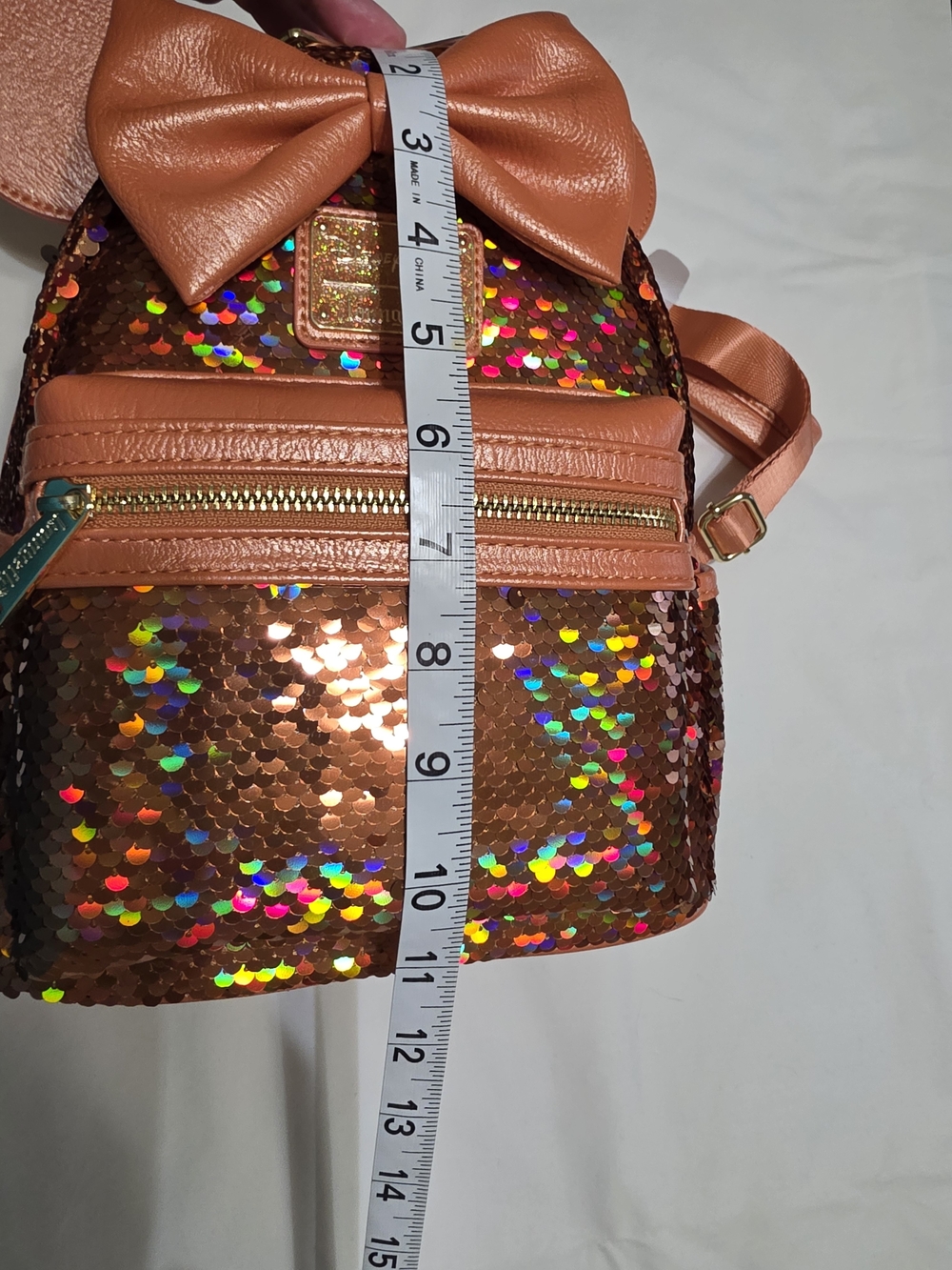 Loungefly Peach Sequin Minnie Bow Backpack NWT - Picture 5 of 5